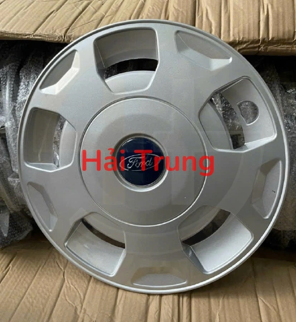 Ốp lazang Ford Transit