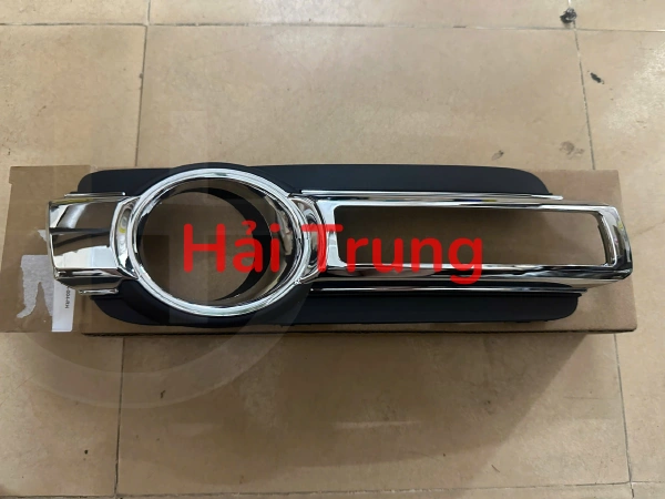 Ốp đèn gầm Pajero Sport 2016