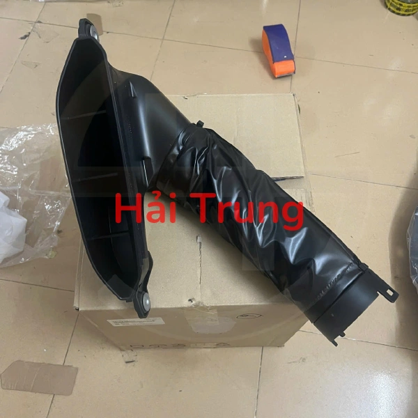Cổ hút gió Hyundai Solati 281725900