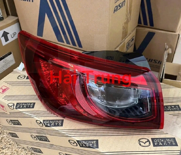 Tháo xe Đèn hậu ngoài Mazda CX3