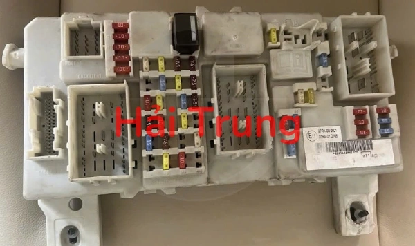 Tháo Xe Hộp cầu trì Ford Focus 2011 97RA-000001