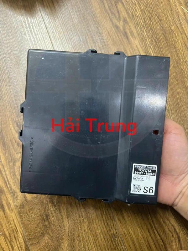 Hộp điều khiển HYBRID Toyota Corolla Cross 8998116060