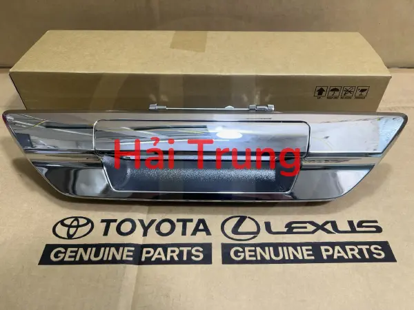 Tay mở cửa hậu Toyota Hilux Revo chính hãng 