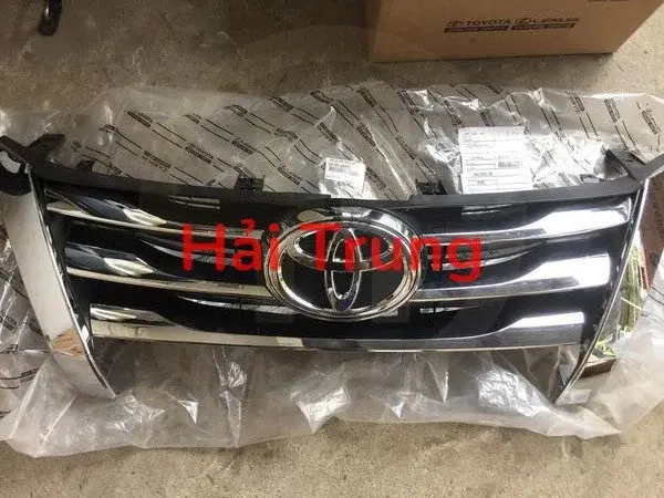 Mặt ca lăng Toyota Fortuner 2017-2021 chính hãng 53100-0KD00 53100-0KC80