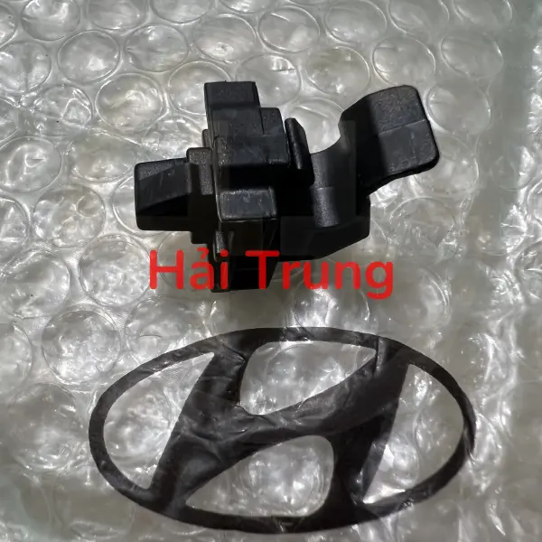 Vít nhựa chống nắp capo Hyundai I10 Grand chính hãng