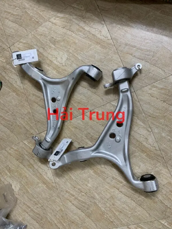 Càng A dưới Mercedes