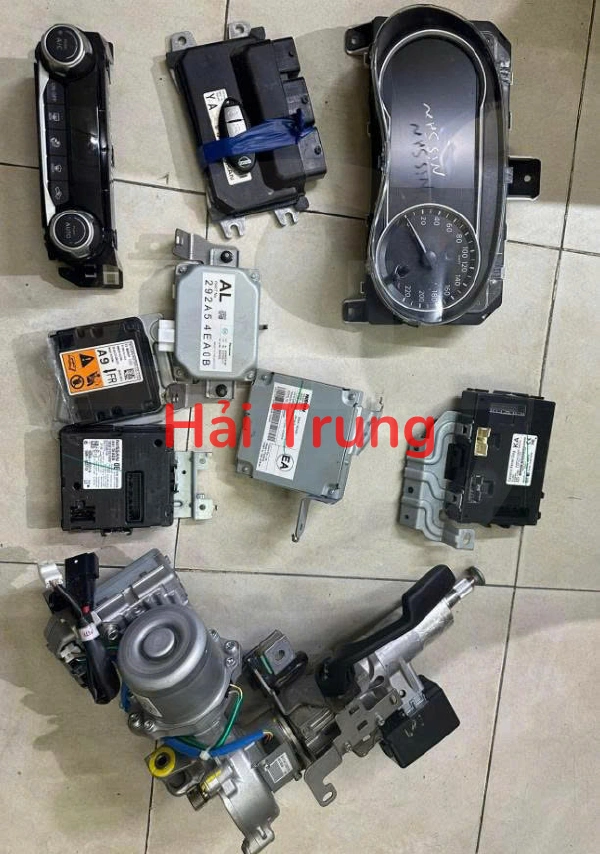 Tháo xe Bộ điện Nissan Almera 2022