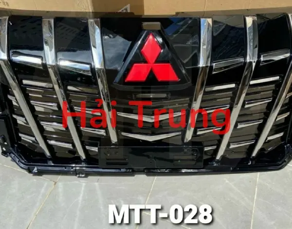 Mặt ca lăng độ Mitsubishi Triton