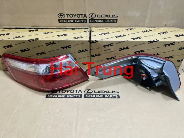 Đèn phanh ngoài Toyota Camry 